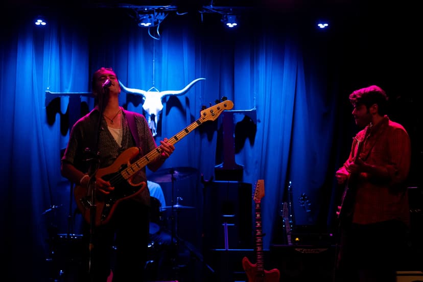 Live, Tractor Tavern